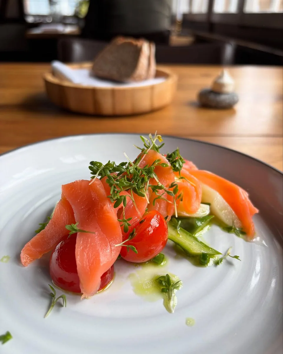 Einst Kuhstall. Jetzt Gourmettempel.\nBalik Lachs, Kalbsr\u…